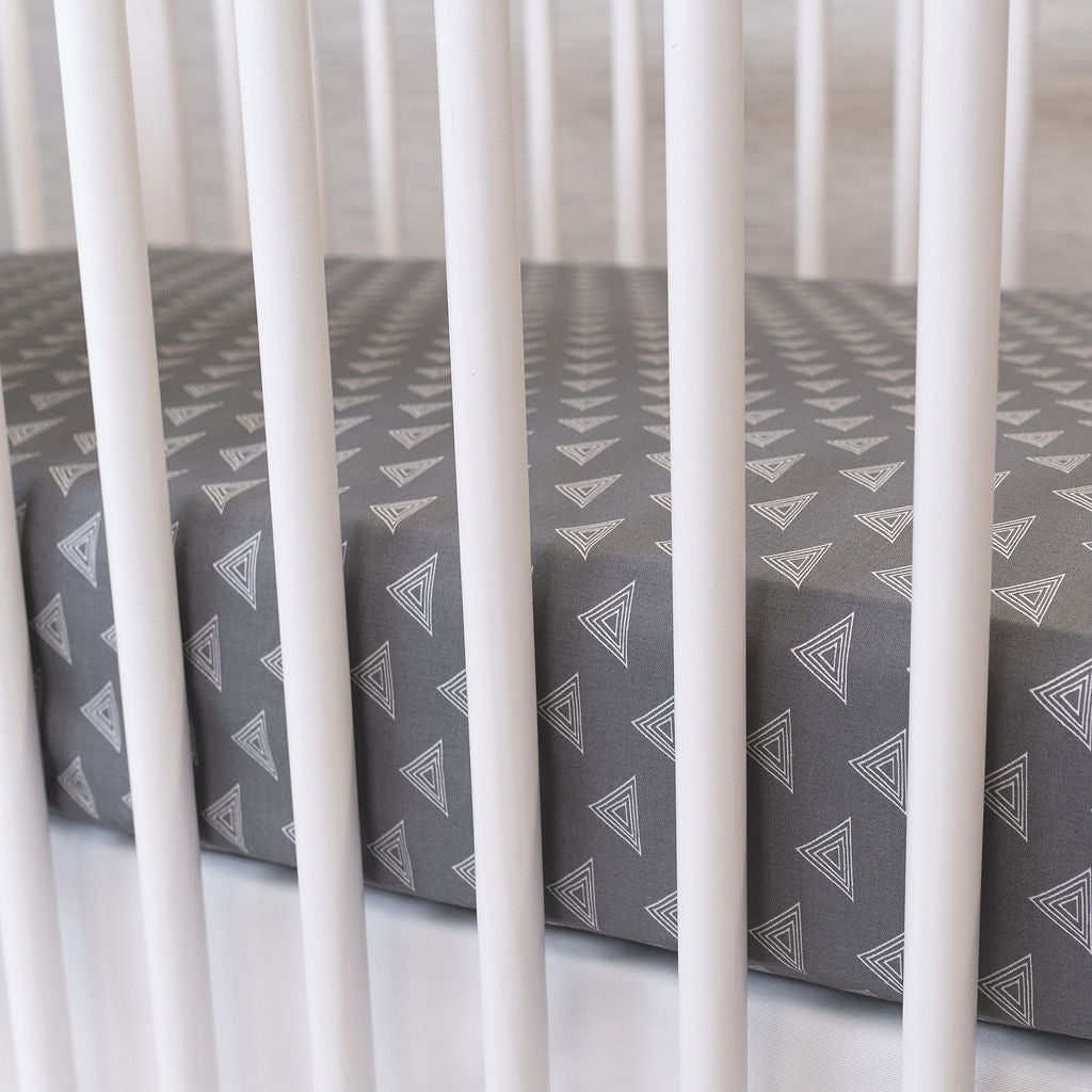 Tops for Tots - Fitted Crib Sheet - Light gray on dark gray - Olli+Lime